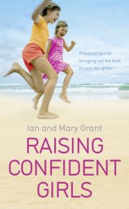 Download Raising Confident Girls: Practical tips for bringing out the best in your daughter pdf, epub, ebook