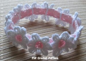 Download Crochet Pattern for a Baby Girl Headband with White Daisies pdf, epub, ebook